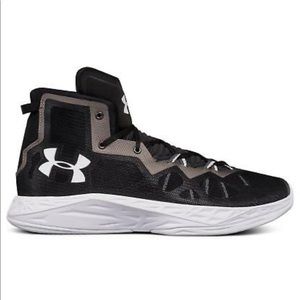 Women's Under Armour Lightning 4 Basketball shoe